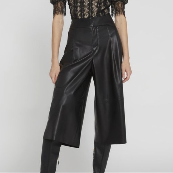New MSRP $1195 Alice and Olivia Scarlet lamb Leather Gaucho pant - Picture 1 of 16